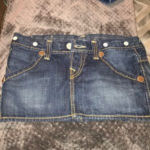 Selling my Mom’s True Religion mini skirt! 😜